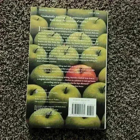 Outliers by Malcolm Gladwell - Picture 2 of 2